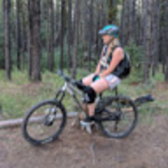 Meet your Posher, Rhian - Picture 1 of 1